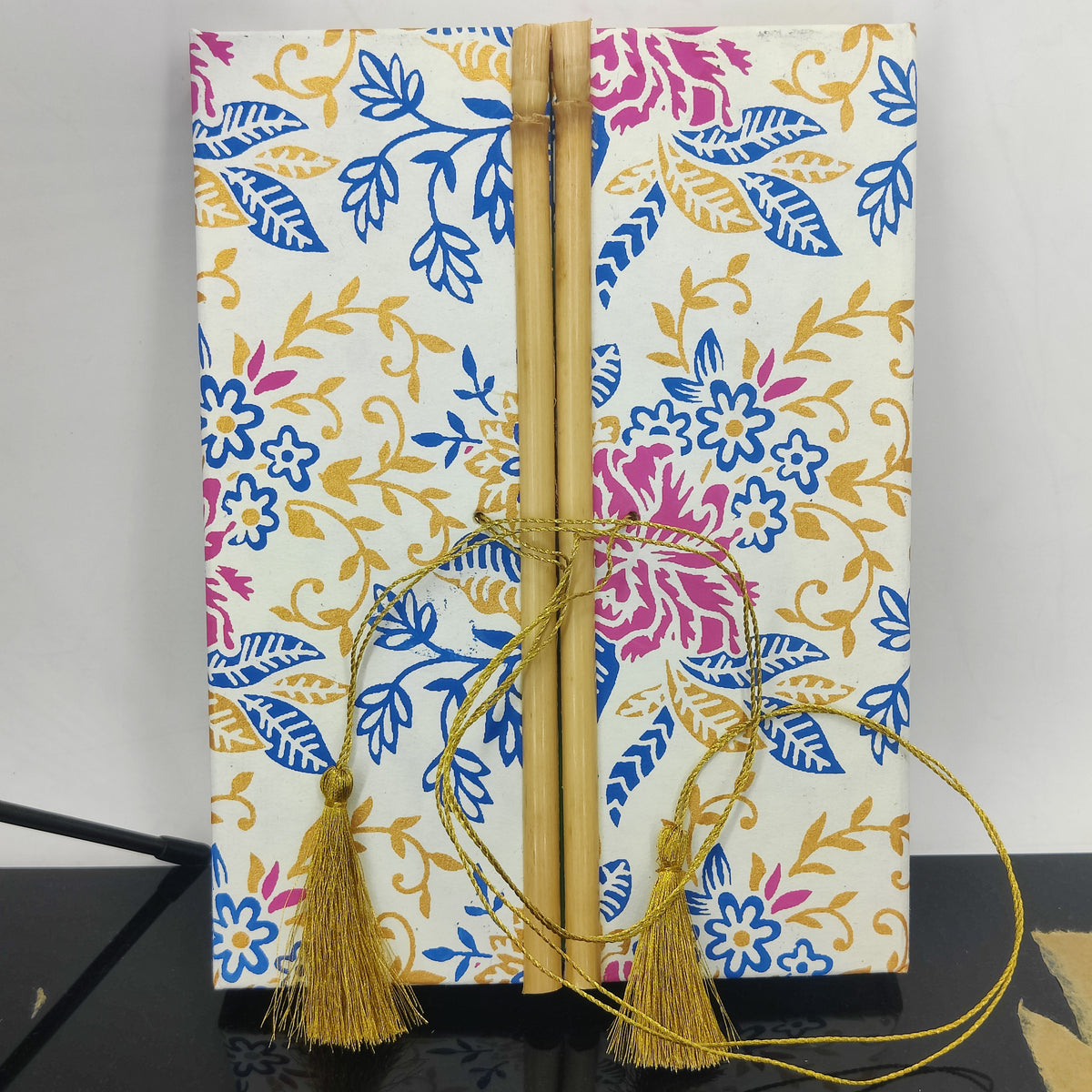 Handmade Vintage Journal Notebook (1 PC x 50 Pages) 6x8 Inch Bamboo Sticks Organic Cotton Papers Tassle Thread Lock Personal Gifts Multicolor