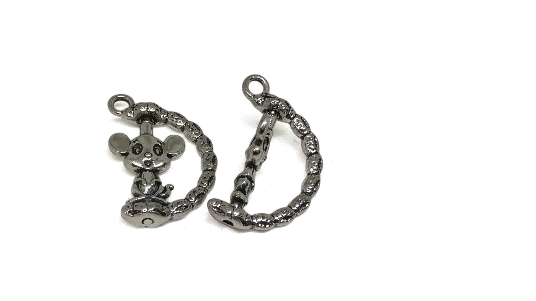 Jewelry Mini Pendant Alloy Craft Charms 26x17x3xmm Rotating Mouse Antique Silver Color (Pack of 4 pieces) [ac-charm-00001-m106]