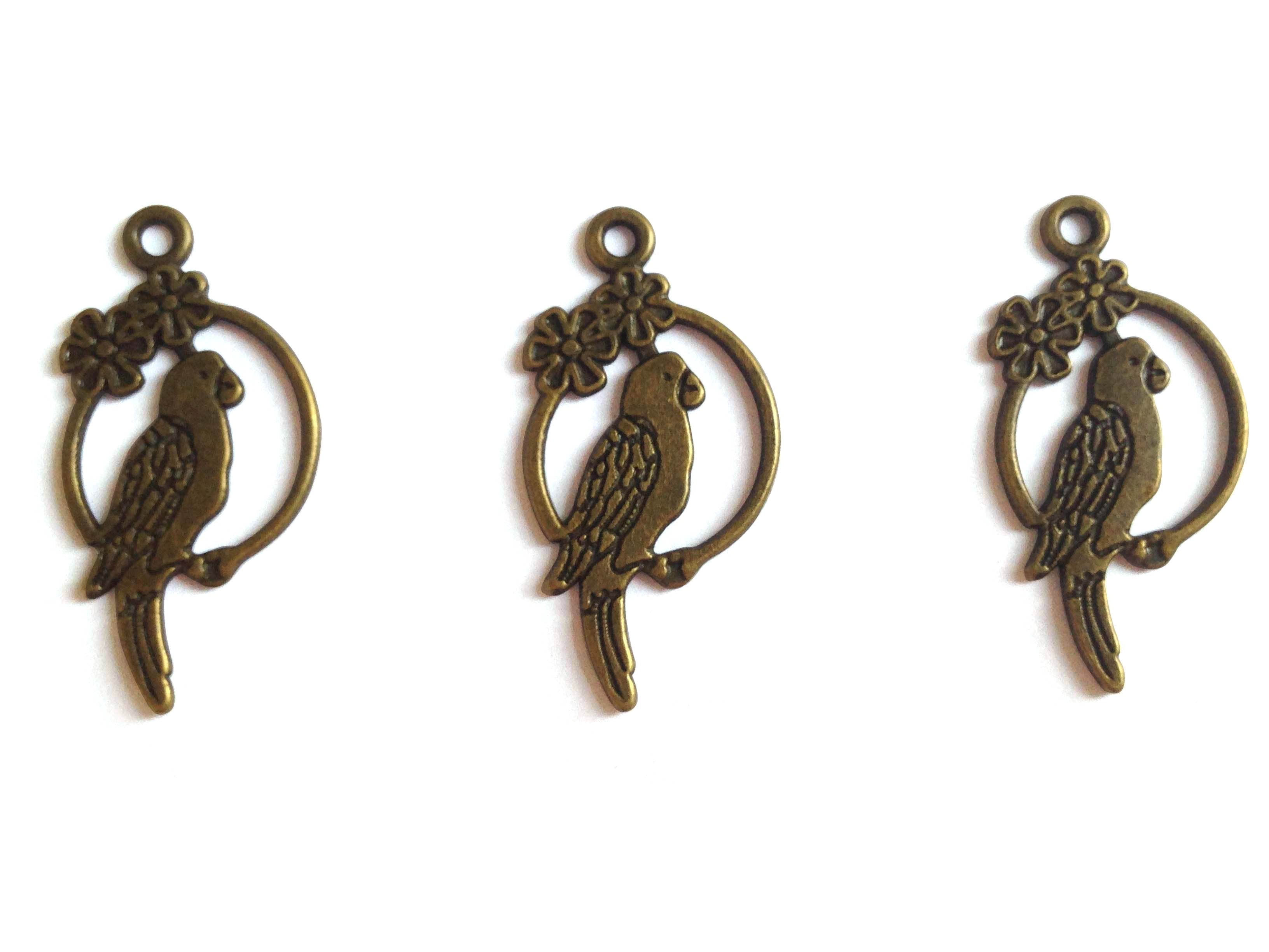 Jewelry Mini Pendant Alloy Charms 28x15x2xmm Bird Parrot Antique Bronze Color (Pack of 10 pieces) [ac-charm-00001-m17]