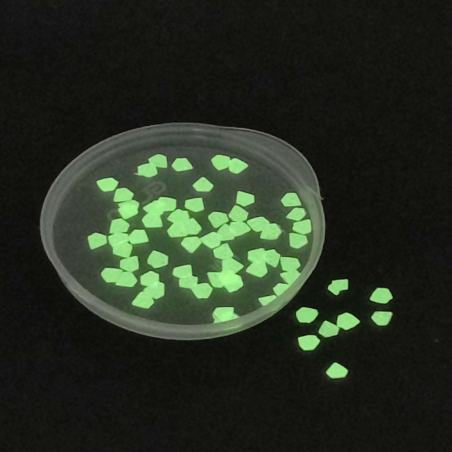 Glow In the Dark Sequins (2 Grams, 1000+ Pieces) Non-Uniform Polygon Decorative Radium Fluorescent Pailletes For DIY Crafts Garments Nails [ac-sewsupp-00008-m2]
